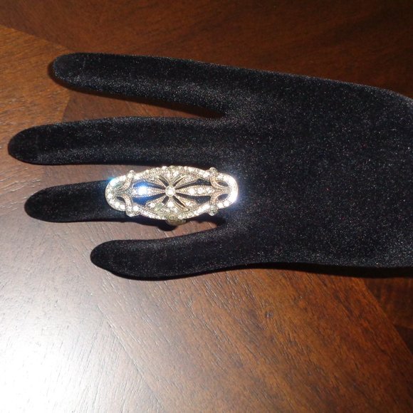 Long flowery ring- costume jewelry - Picture 8 of 8